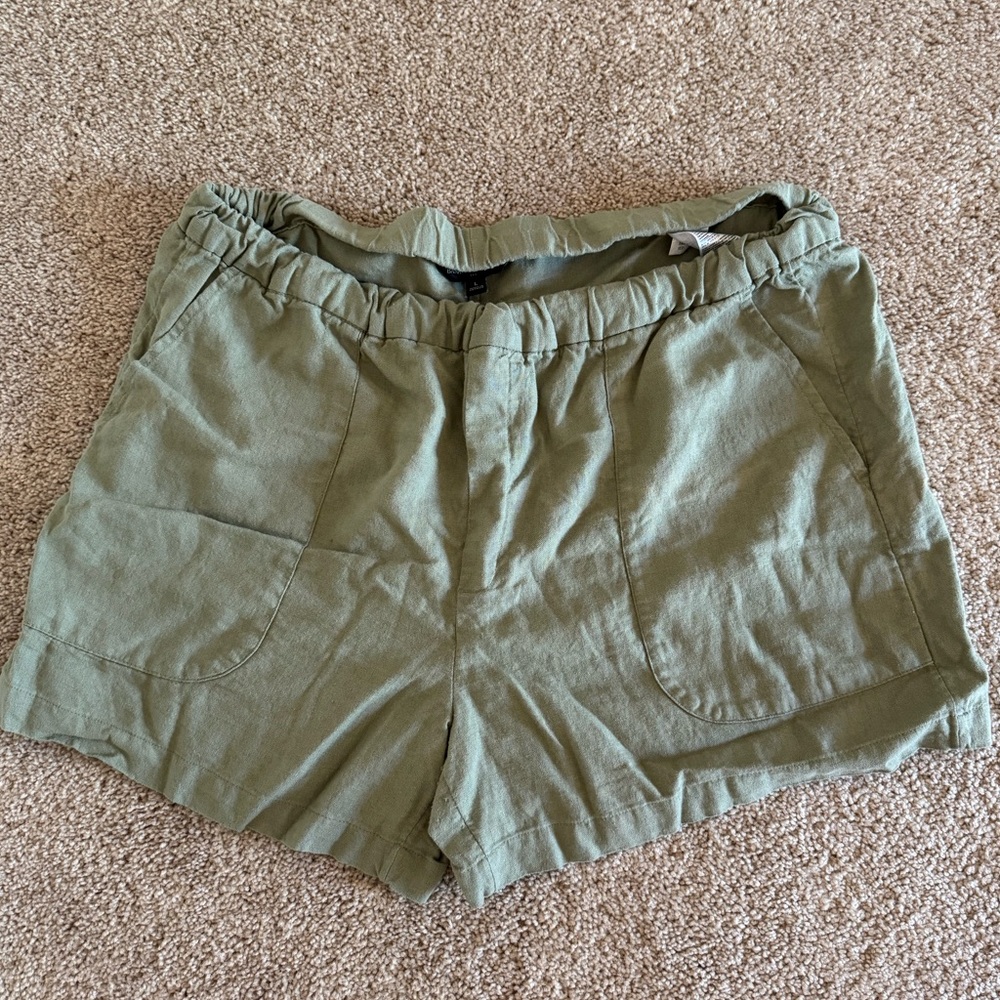 BANANA REPUBLIC Olive Green Linen Shorts - L